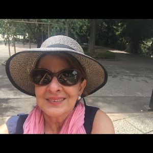 Meet your Posher, Mandana